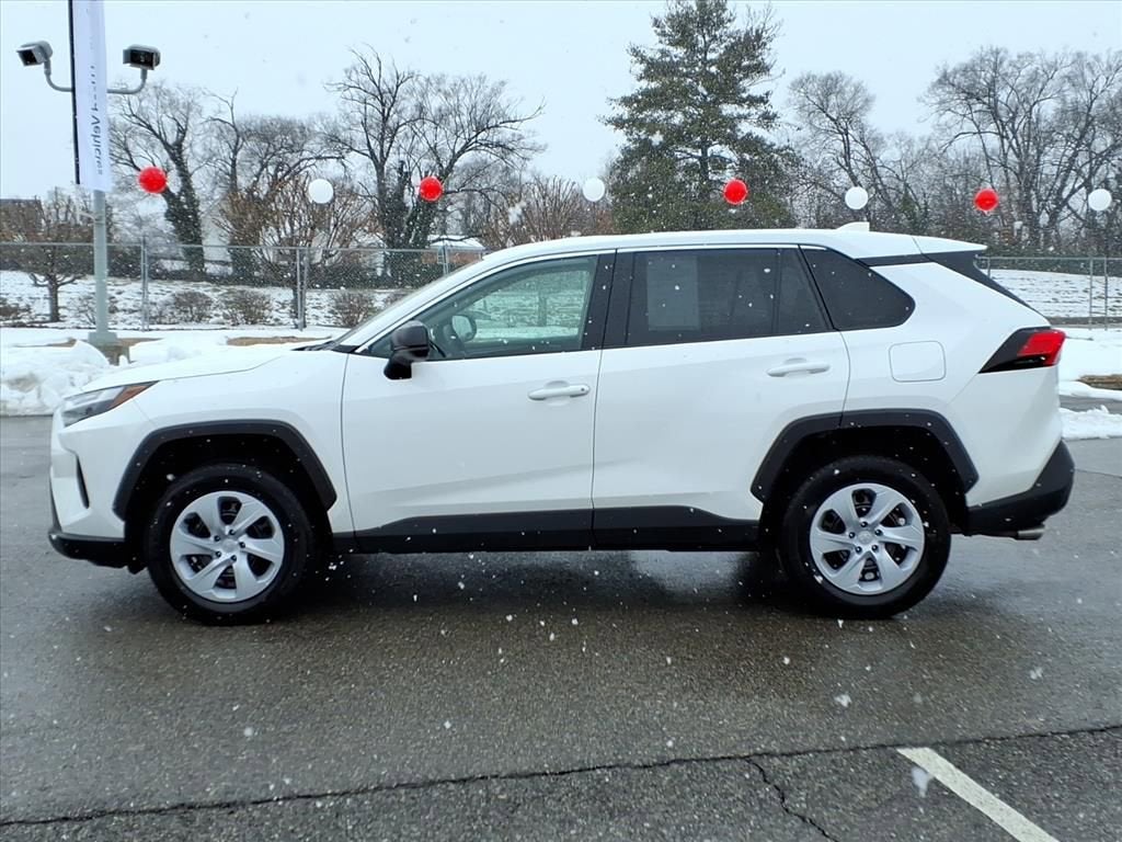 2025 Toyota RAV4 LE