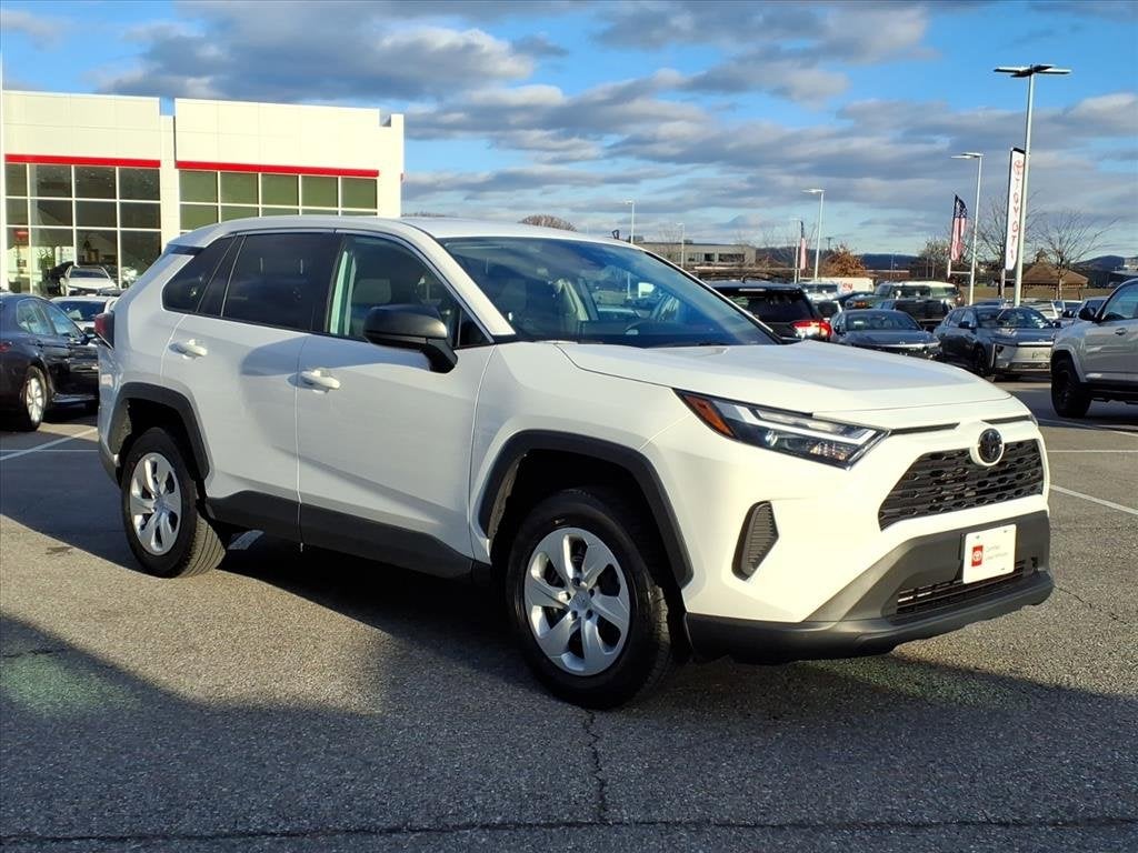 2024 Toyota RAV4 LE