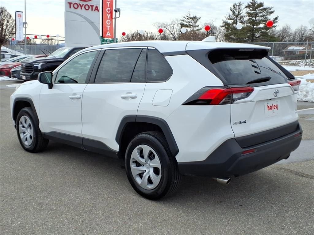 2025 Toyota RAV4 LE