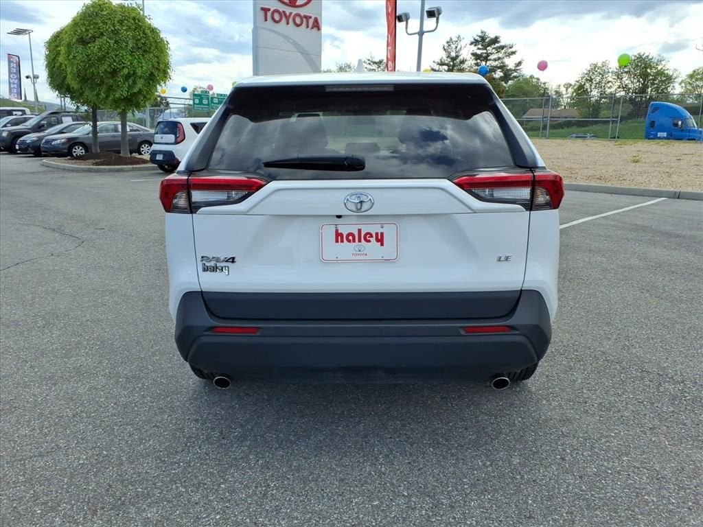 2024 Toyota RAV4 LE