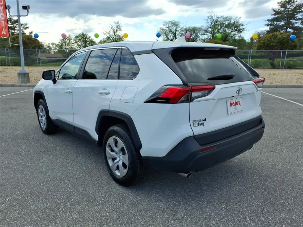 2024 Toyota RAV4 LE