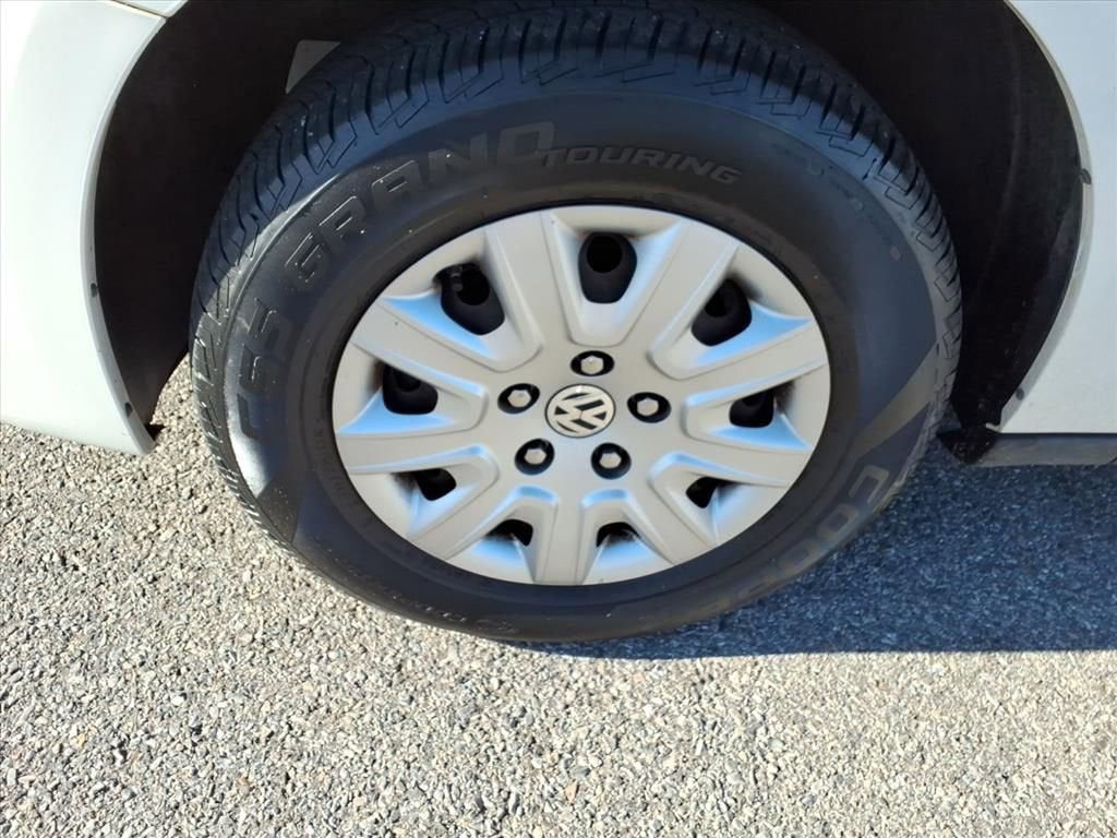 2010 Volkswagen Routan S