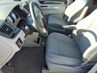 2010 Volkswagen Routan S