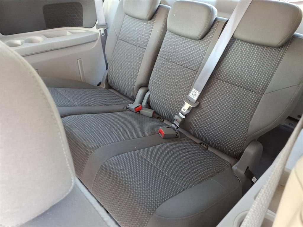 2010 Volkswagen Routan S