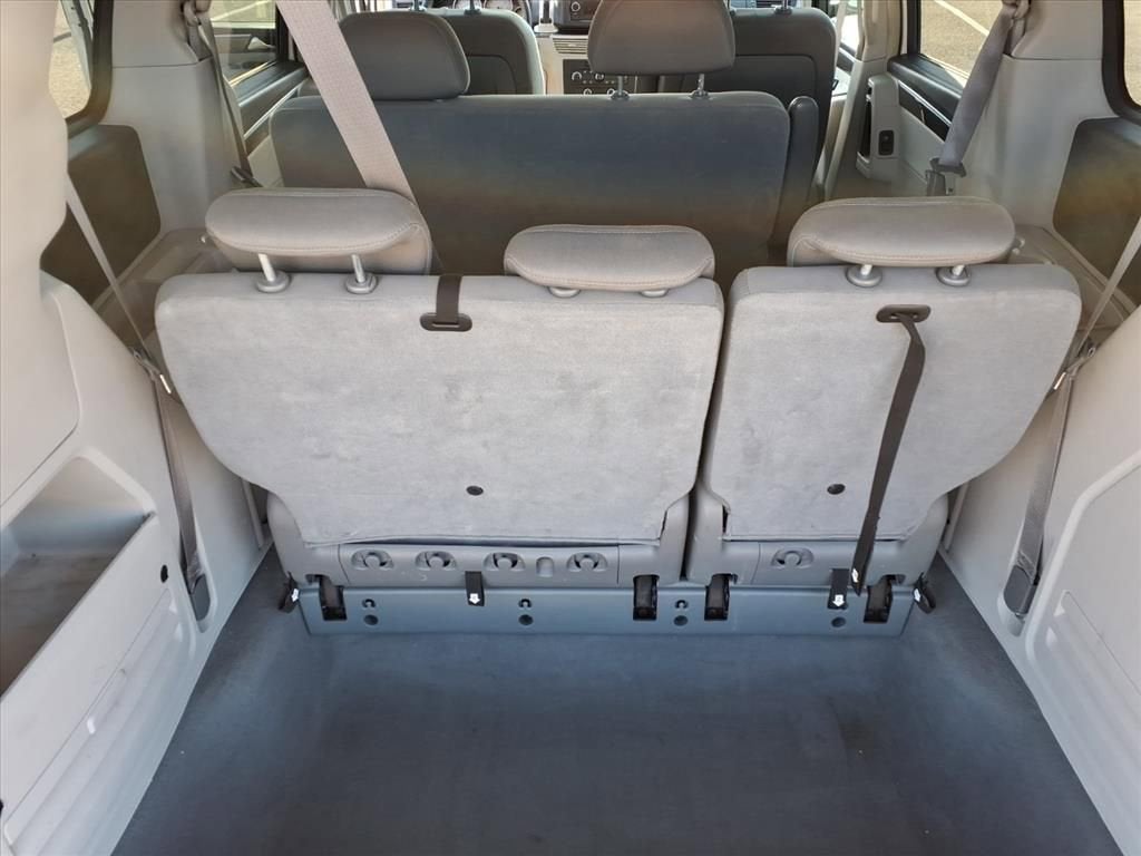 2010 Volkswagen Routan S