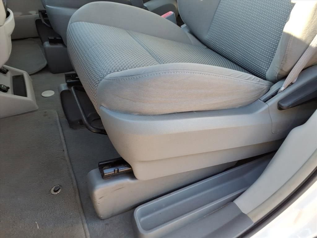 2010 Volkswagen Routan S