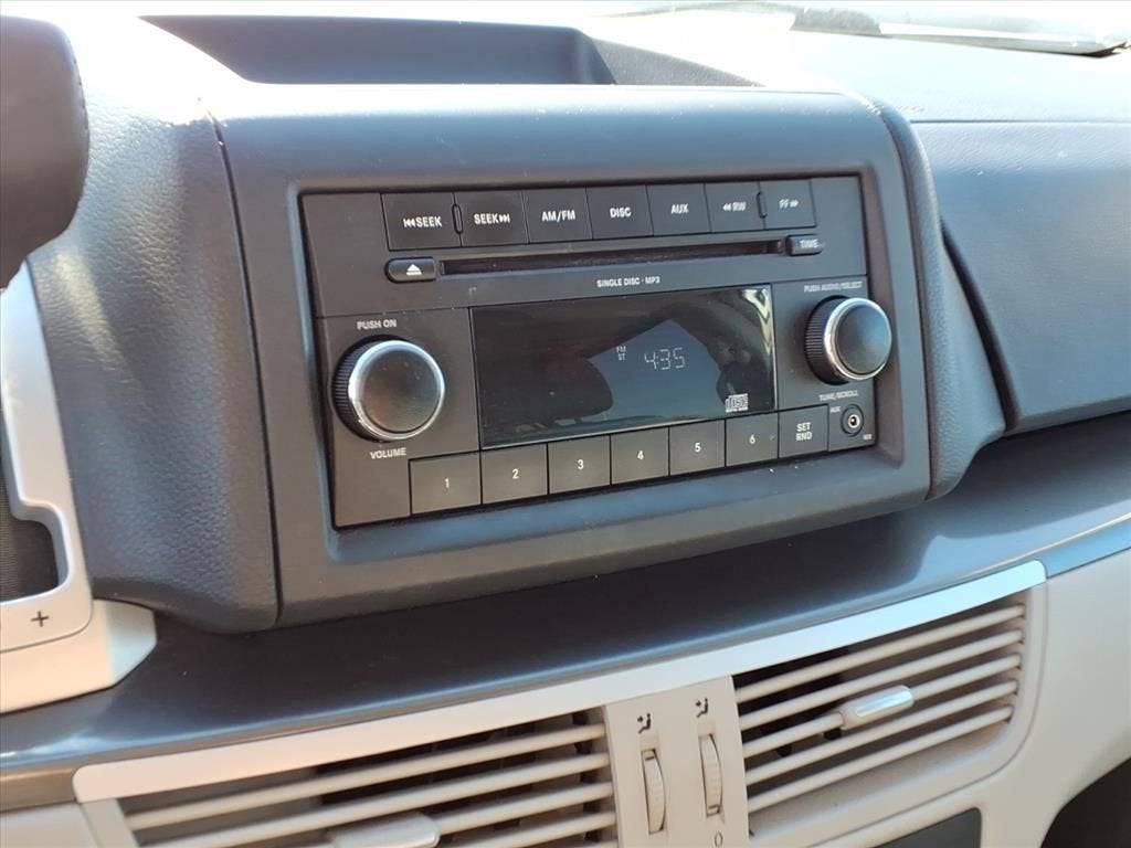 2010 Volkswagen Routan S