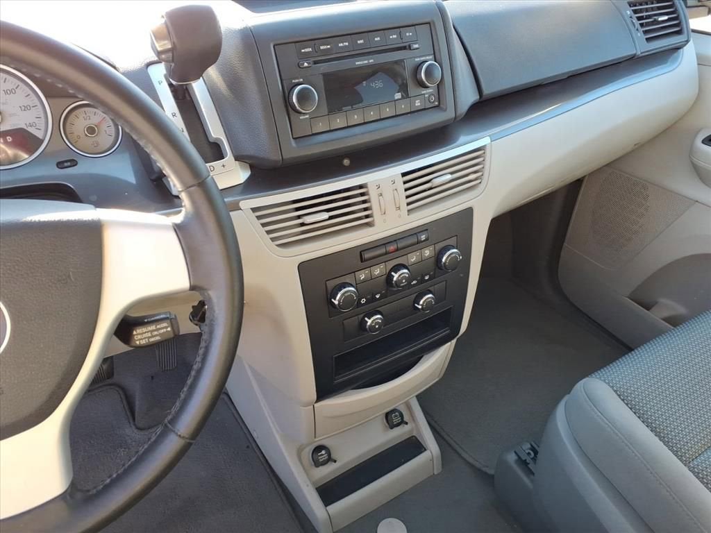 2010 Volkswagen Routan S