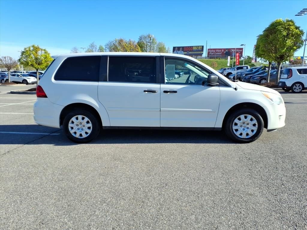 2010 Volkswagen Routan S