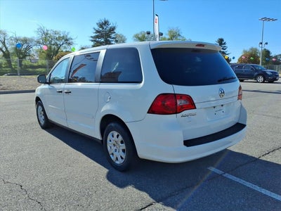 2010 Volkswagen Routan S
