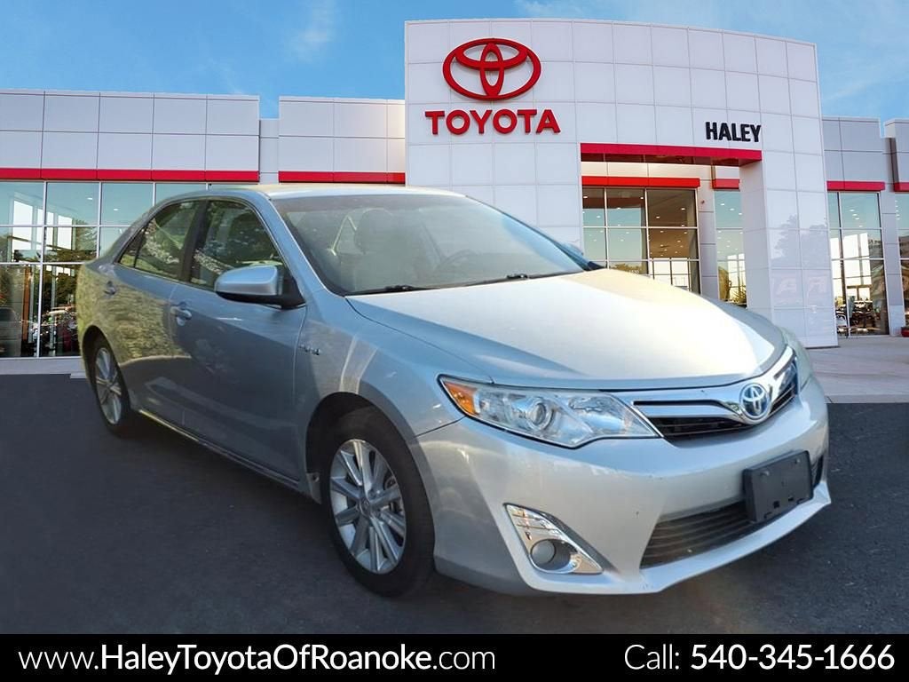 2014 Toyota Camry Hybrid XLE