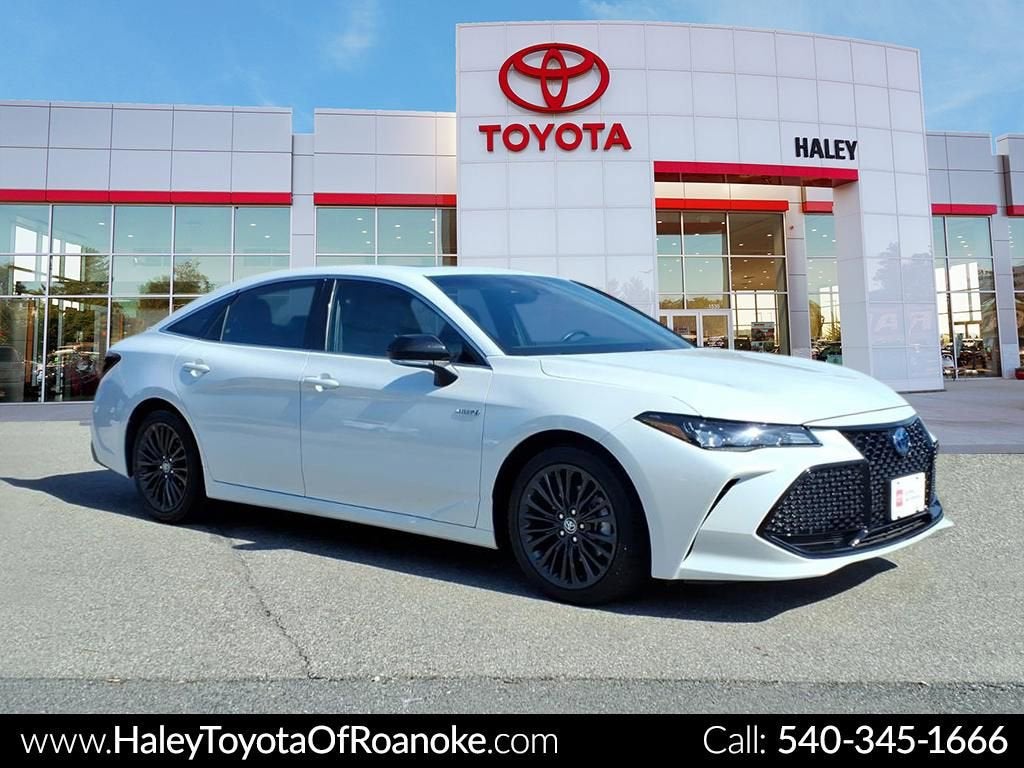 2020 Toyota Avalon Hybrid XSE