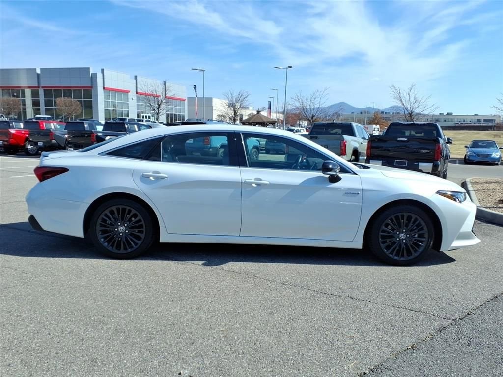 2020 Toyota Avalon Hybrid XSE