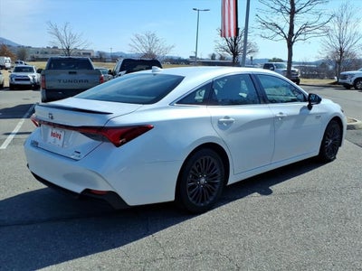 2020 Toyota Avalon Hybrid XSE