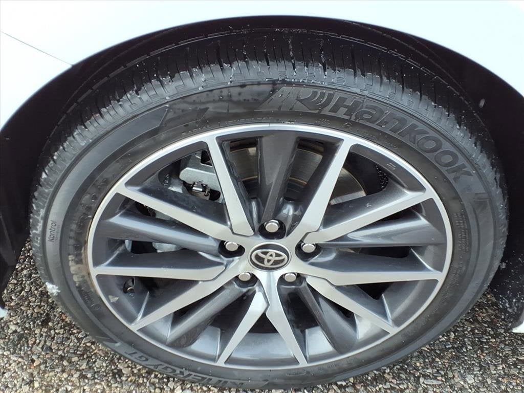 2022 Toyota Camry Hybrid XLE