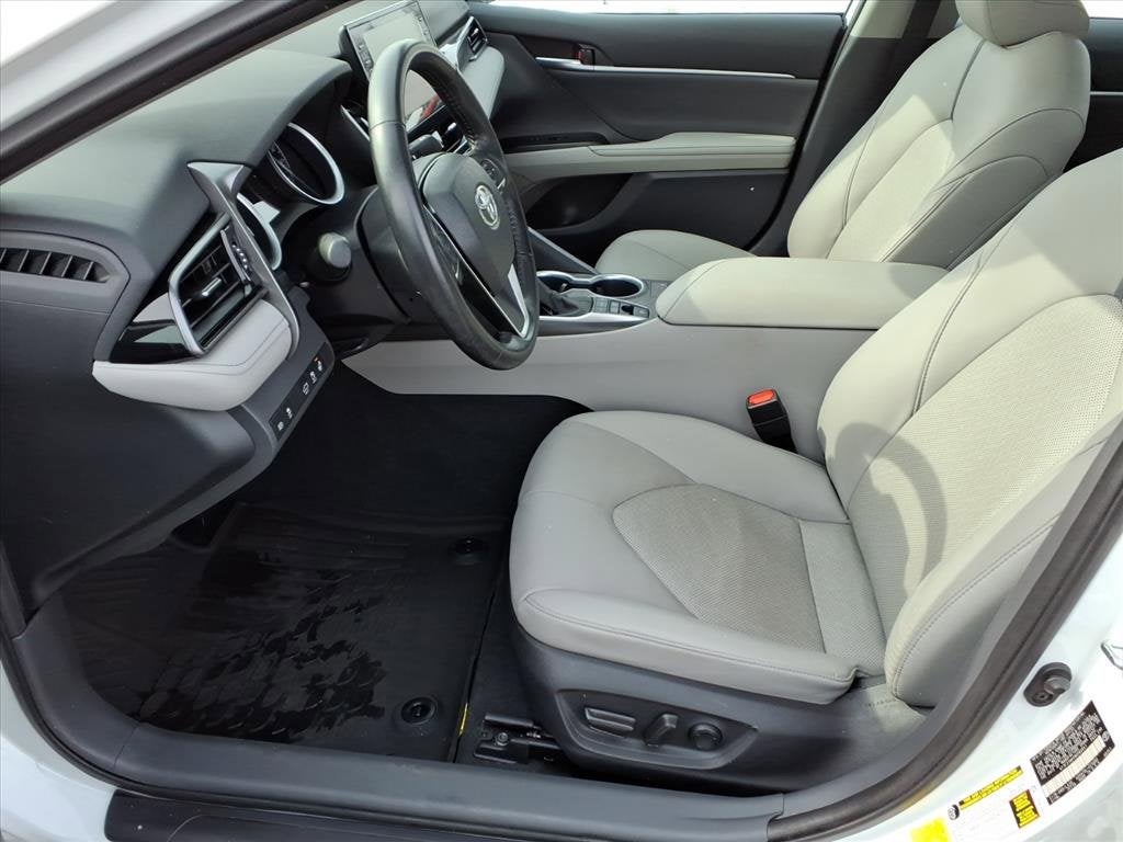 2022 Toyota Camry Hybrid XLE