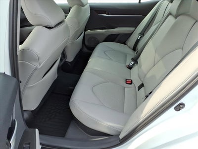 2022 Toyota Camry Hybrid XLE