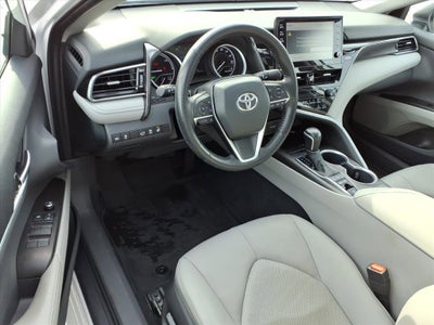 2022 Toyota Camry Hybrid XLE