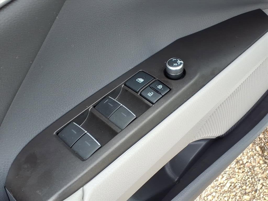 2022 Toyota Camry Hybrid XLE