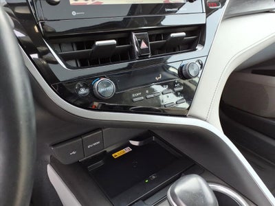 2022 Toyota Camry Hybrid XLE