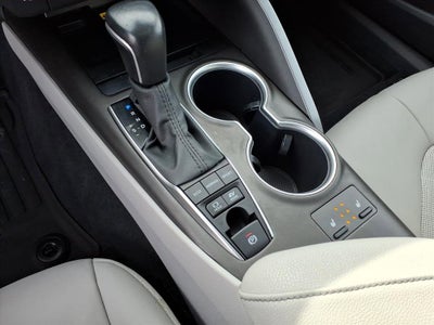 2022 Toyota Camry Hybrid XLE