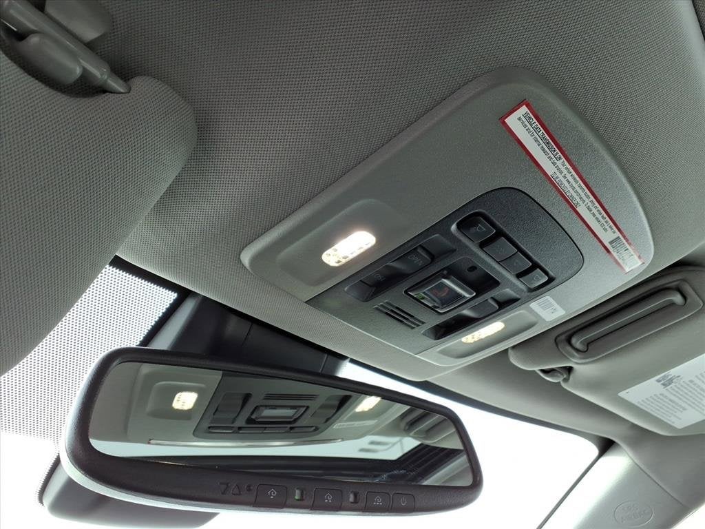 2022 Toyota Camry Hybrid XLE