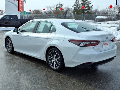 2022 Toyota Camry Hybrid XLE