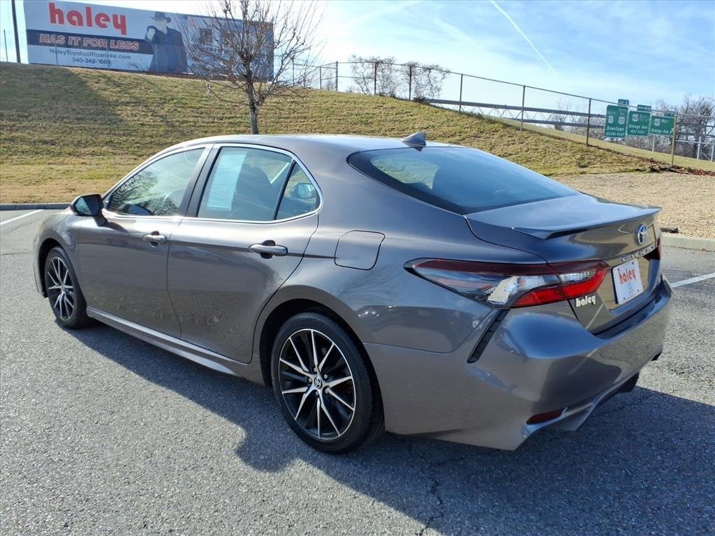 2024 Toyota Camry SE