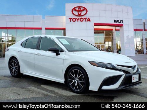 2022 Toyota Camry Hybrid SE