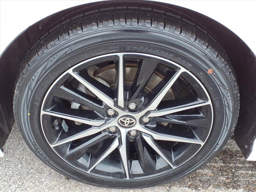 2022 Toyota Camry Hybrid SE