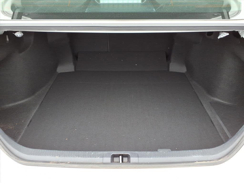 2022 Toyota Camry Hybrid SE