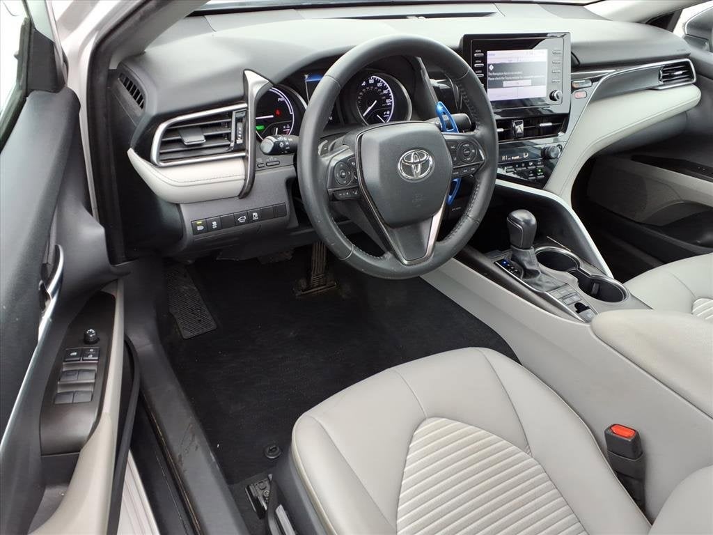 2022 Toyota Camry Hybrid SE