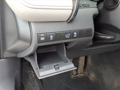 2022 Toyota Camry Hybrid SE