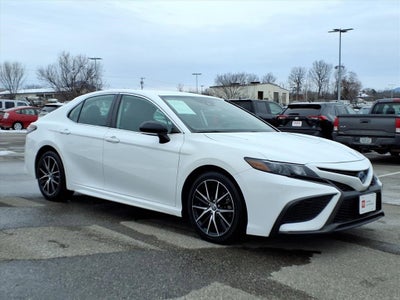 2022 Toyota Camry Hybrid SE