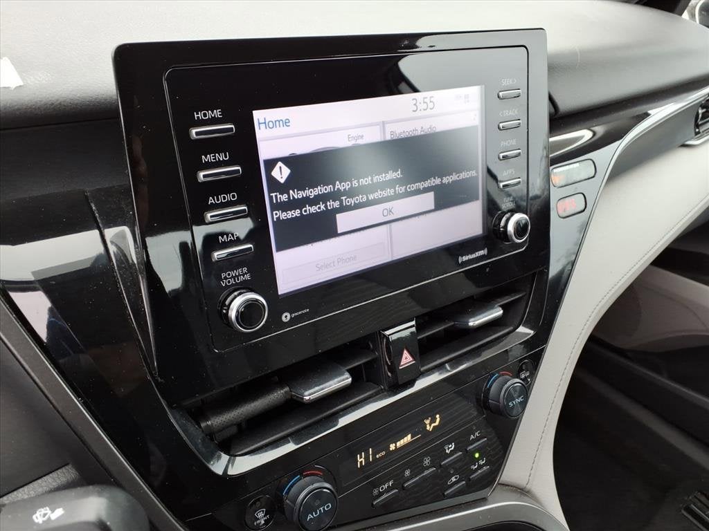 2022 Toyota Camry Hybrid SE