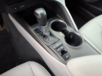 2022 Toyota Camry Hybrid SE