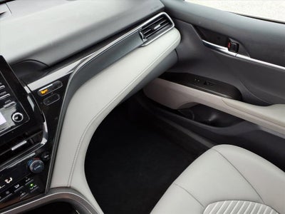 2022 Toyota Camry Hybrid SE