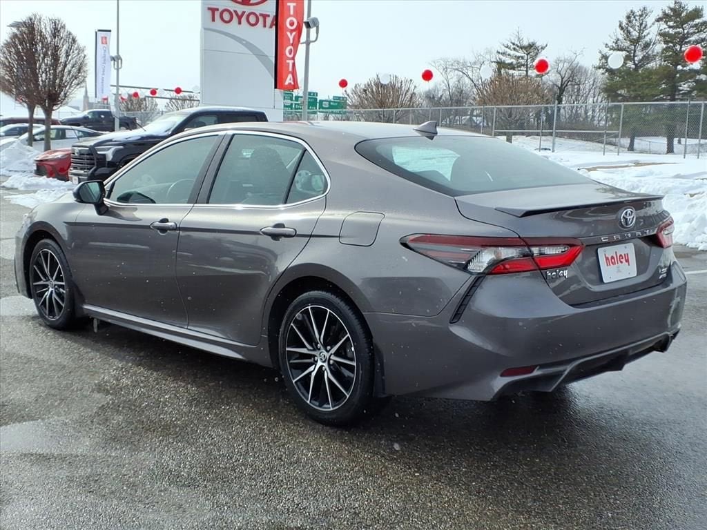2022 Toyota Camry SE