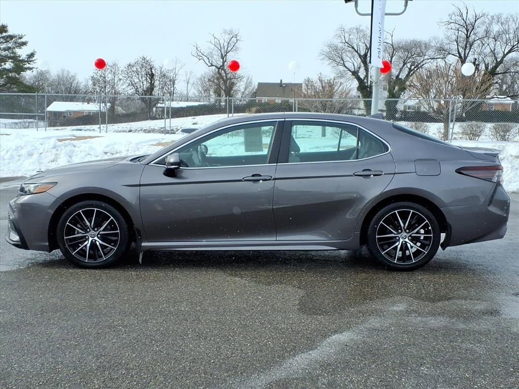 2022 Toyota Camry SE