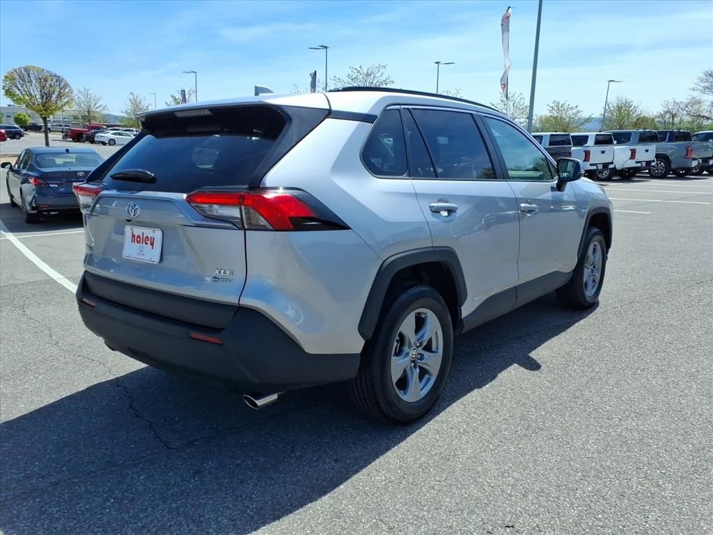 2025 Toyota RAV4 Hybrid XLE