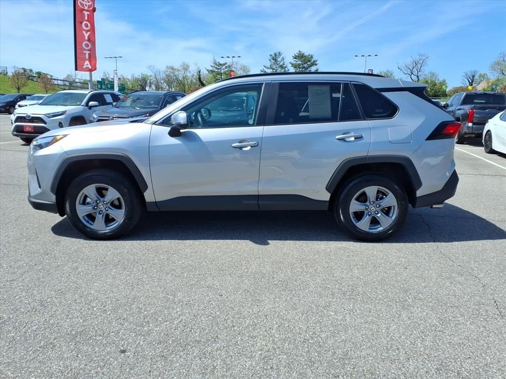 2025 Toyota RAV4 Hybrid XLE