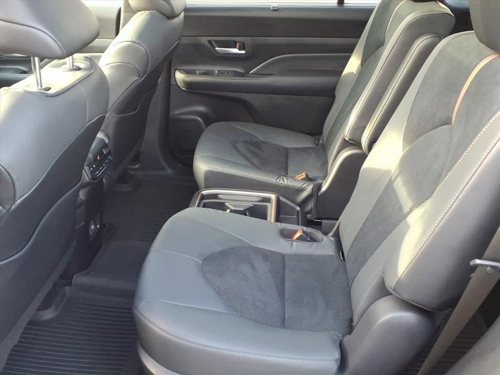 2025 Toyota Grand Highlander Hybrid MAX Platinum