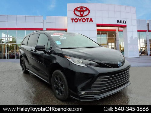 2025 Toyota Sienna Woodland Edition