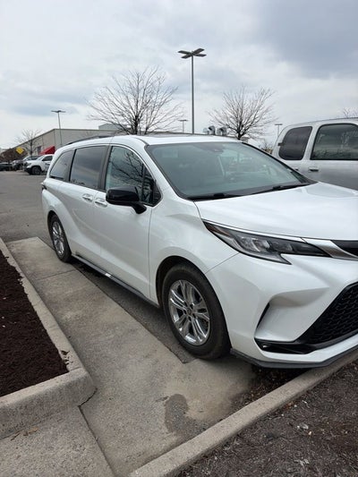 2022 Toyota Sienna XSE