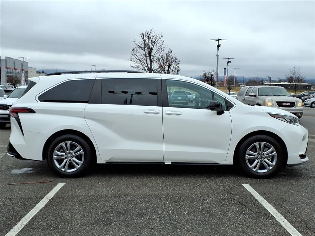 2022 Toyota Sienna XSE