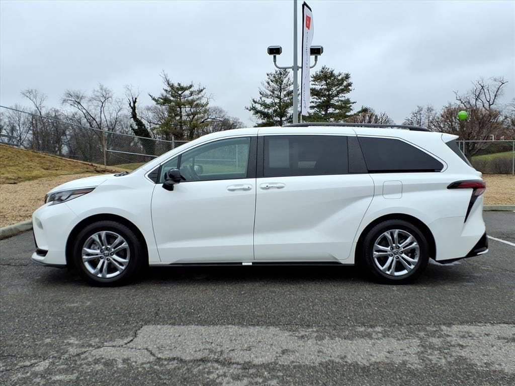 2022 Toyota Sienna XSE