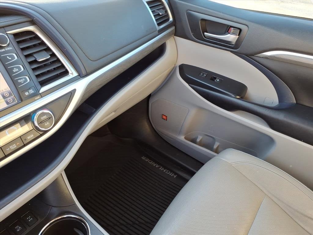 2019 Toyota Highlander Limited Platinum
