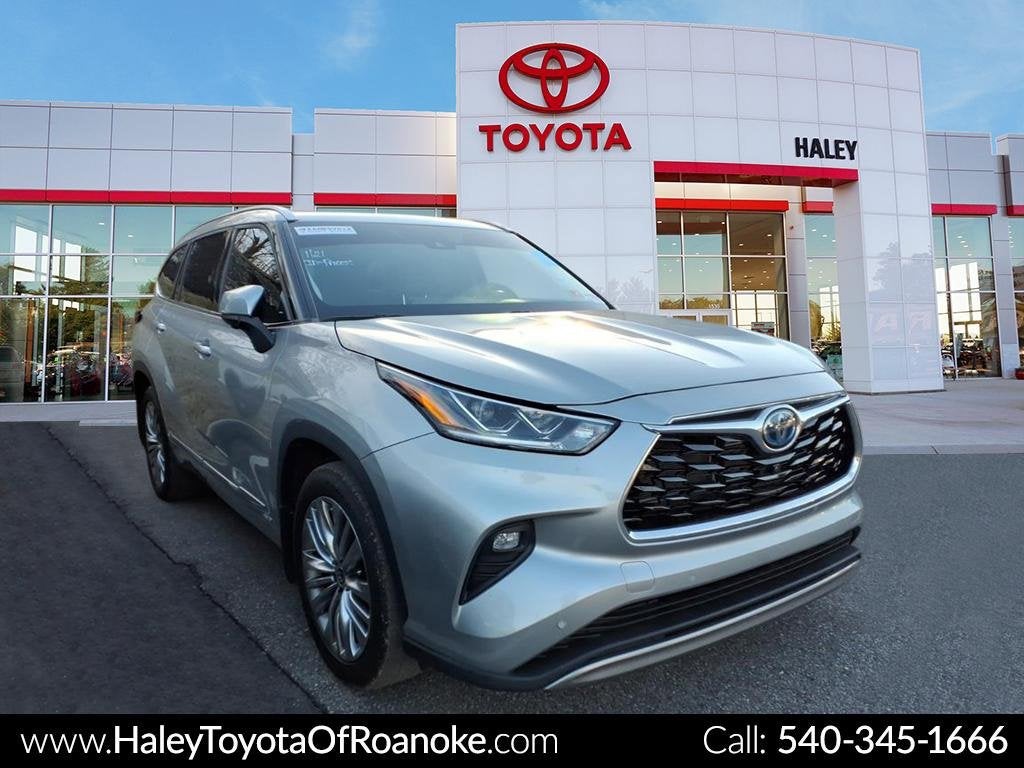 2024 Toyota Highlander Hybrid Platinum