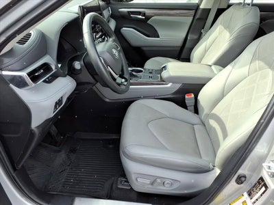 2024 Toyota Highlander Hybrid Platinum