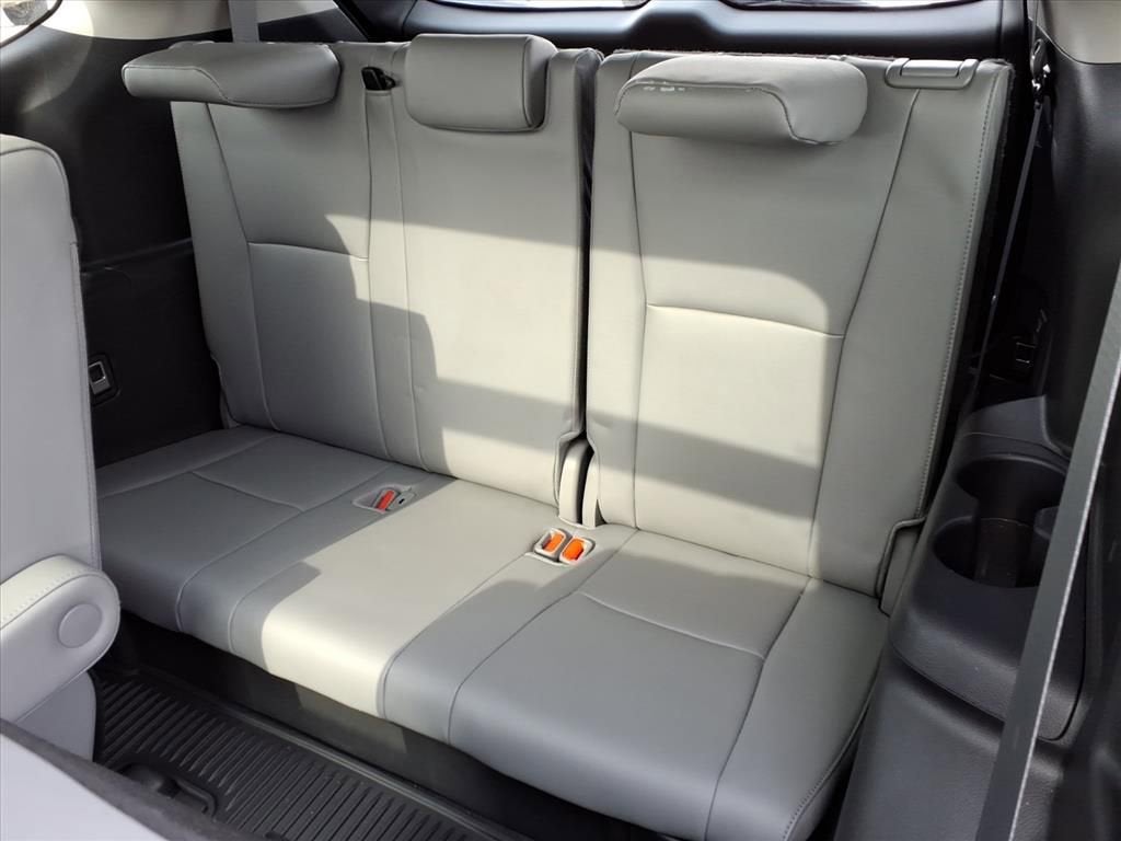 2024 Toyota Highlander Hybrid Platinum